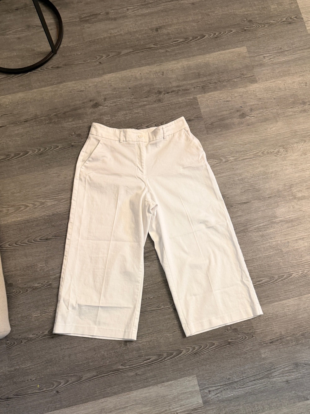 Simply Vera Vera Wang White Pants with Beige Waist Trim